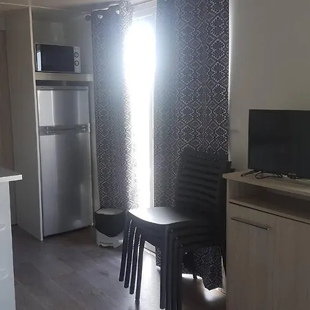 Natur Camping Bungalow T2 - 5 帕塔亚什
